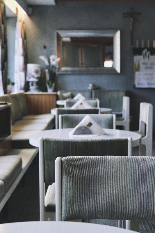 Cafe Rudi Living Bed & Breakfast ปาร์ชีเนส ภายนอก รูปภาพ