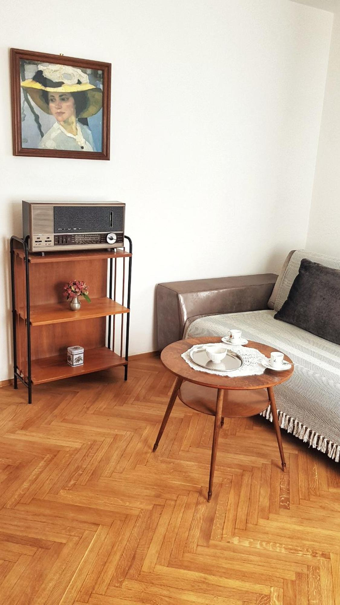 Cafe Rudi Living Bed & Breakfast ปาร์ชีเนส ภายนอก รูปภาพ